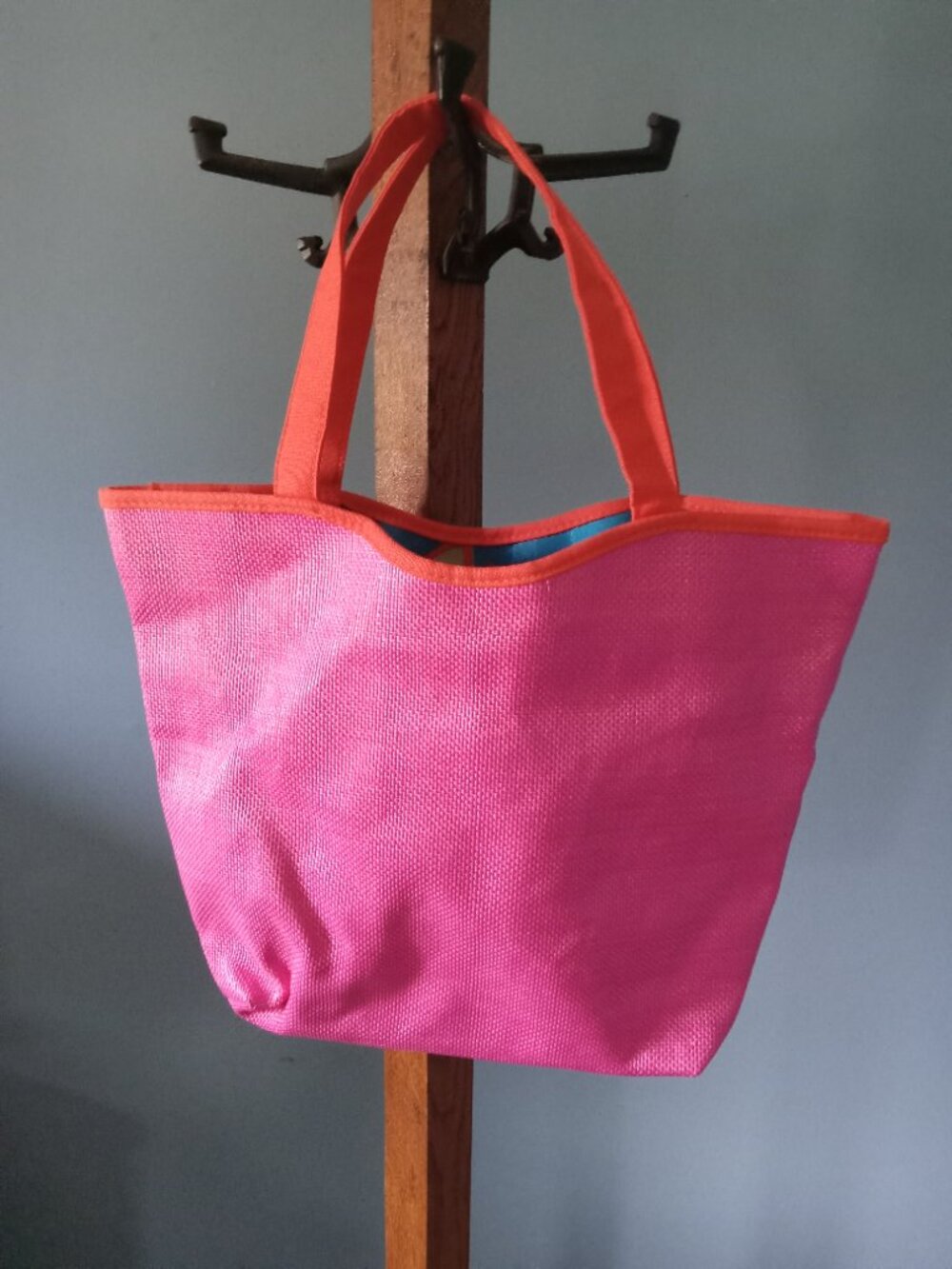 Medium/Large size pink beach bag with colourful floral lining like new